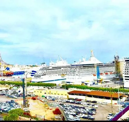 Al Centro Vicino Il Porto